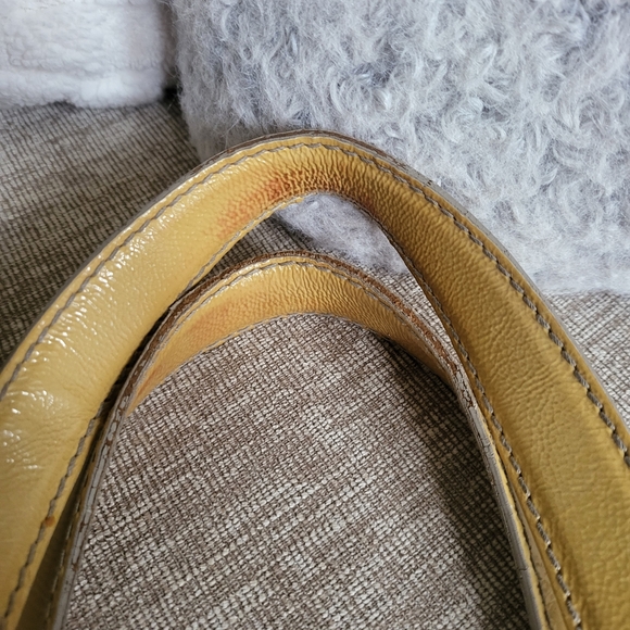 YVES SAINT LAURENT  Mail Tote Bag Patent leather Yellow.. - Picture 11 of 11